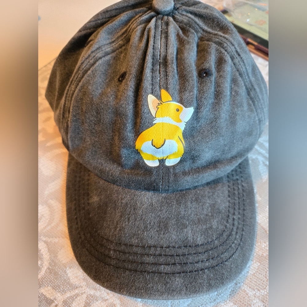 Stonewashed Lookong Black Corgi Butt Hat